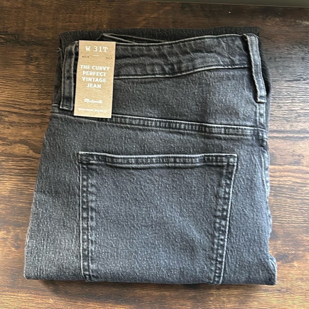 NWT Madewell Curvy Perfect Vintage Jean, size 31T tall, in lunar wash